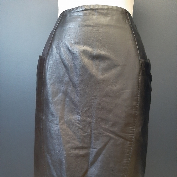 Vintage leather skirt size 4 with pockets! - Picture 2 of 6